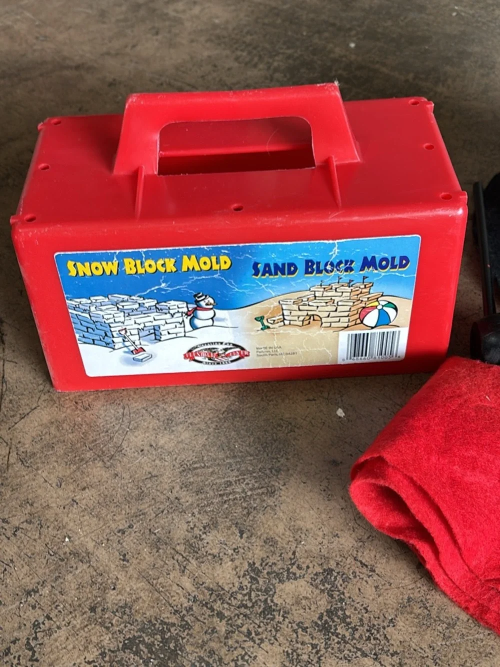 Kids snow toys set: snowman, snow molds and snowball kit